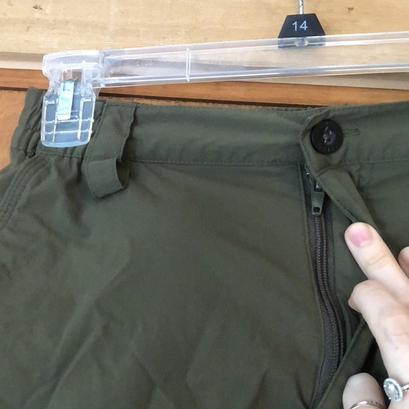 Magellan army green nylon hiking shorts - Picture 2 of 6